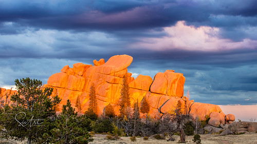 sunset vedauwoo wyoming rockformations granite clouds rocks