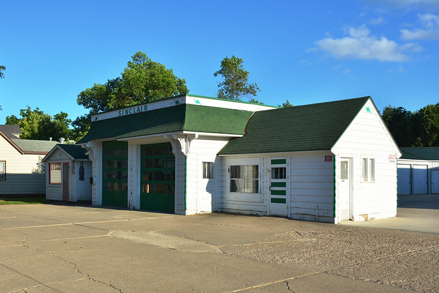 South Dakota, Watertown, Former Sinclair Gas Station