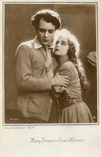 Mary Johnson and Einar Hanson in Gunnar Hedes saga (1923)