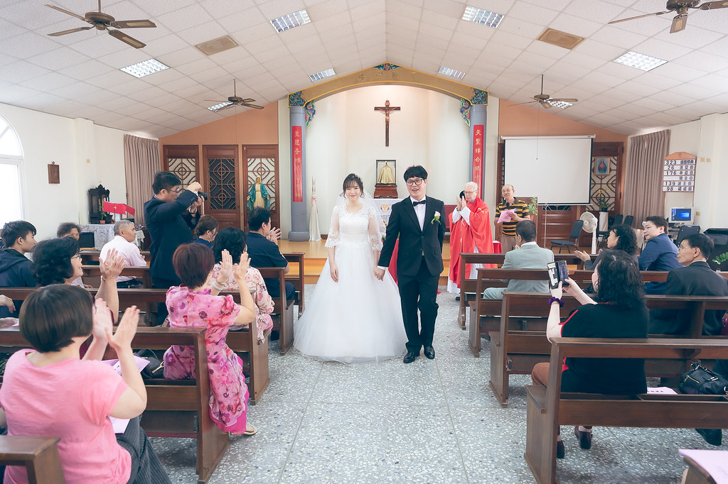 [婚禮攝影]少斌彥妤 教堂儀式午宴@成都川菜海鮮餐廳-最專業的團隊完成每場完美婚禮紀錄，拍的不只好更要快! #婚禮拍立得
