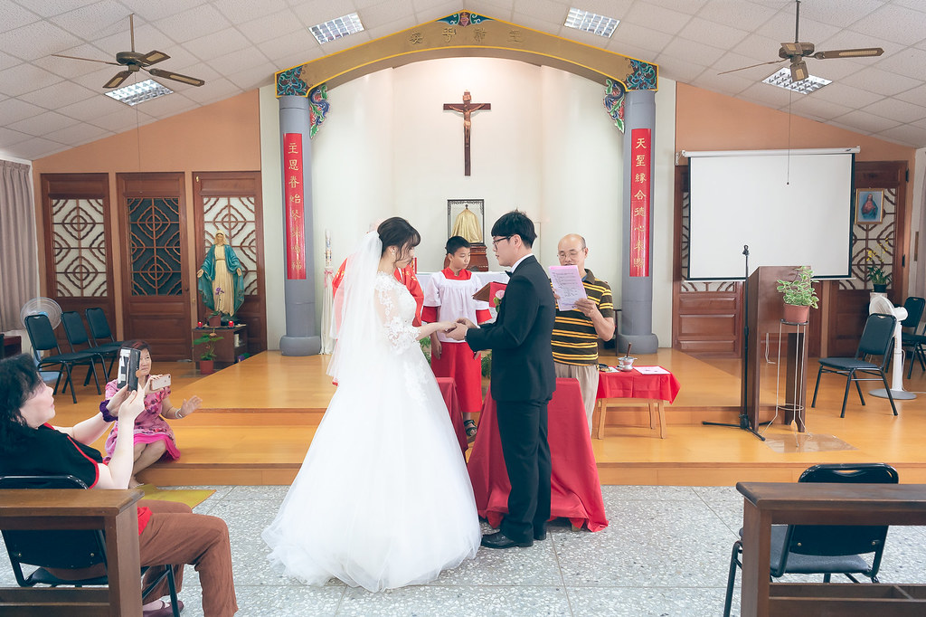 [婚禮攝影]少斌彥妤 教堂儀式午宴@成都川菜海鮮餐廳-最專業的團隊完成每場完美婚禮紀錄，拍的不只好更要快! #婚攝