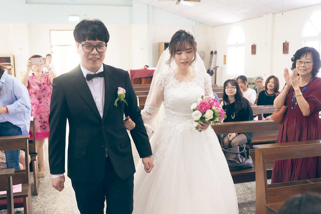 [婚禮攝影]少斌彥妤 教堂儀式午宴@成都川菜海鮮餐廳-最專業的團隊完成每場完美婚禮紀錄，拍的不只好更要快! #婚攝作品