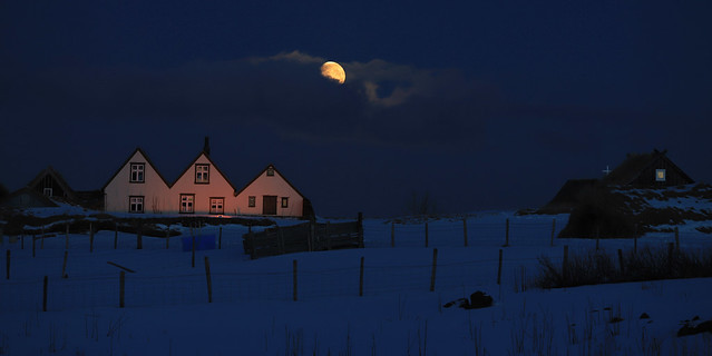 Descending Super Snow Moon, Iceland