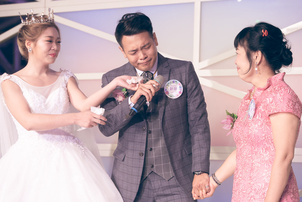 [婚禮攝影]奕維婉如 文定迎娶午宴@雙岩龍鳳城-最專業的團隊完成每場完美婚禮紀錄，拍的不只好更要快! #婚禮紀錄