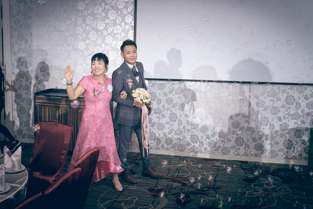 [婚禮攝影]奕維婉如 文定迎娶午宴@雙岩龍鳳城-最專業的團隊完成每場完美婚禮紀錄，拍的不只好更要快! #婚禮攝影