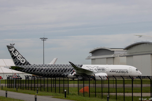 A350-941 XWB livrée carbone