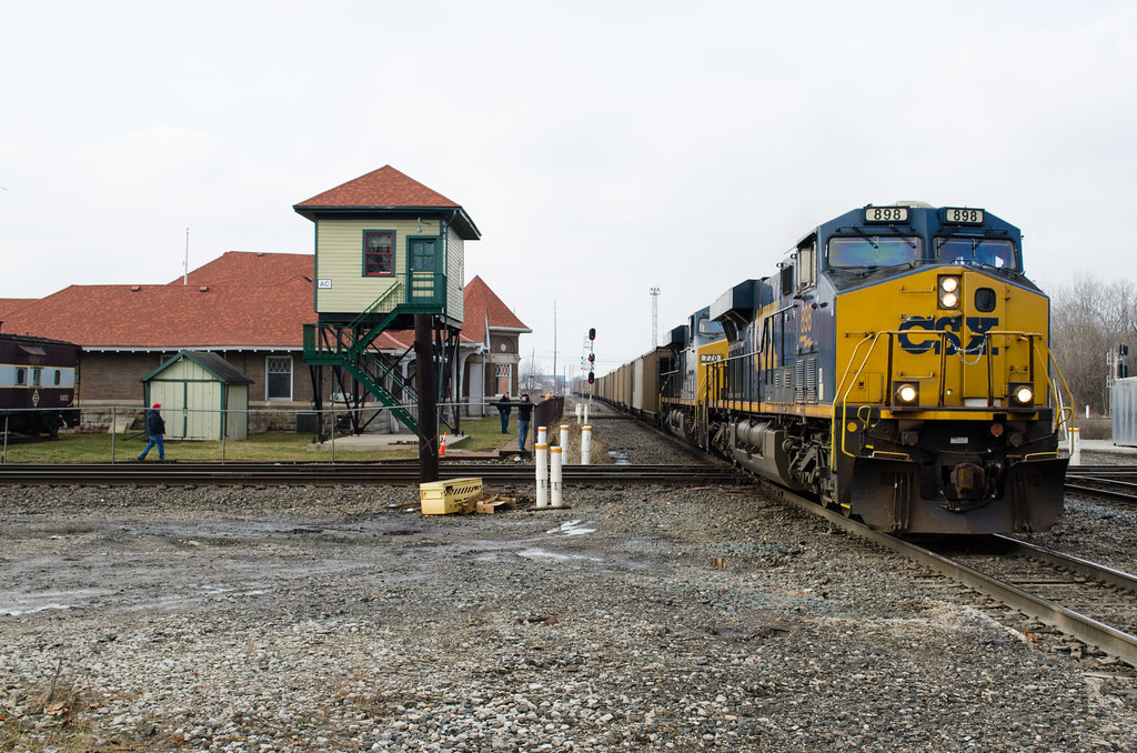 Hitting the diamonds | CSX empty unit coal train U700 (Stile… | Flickr