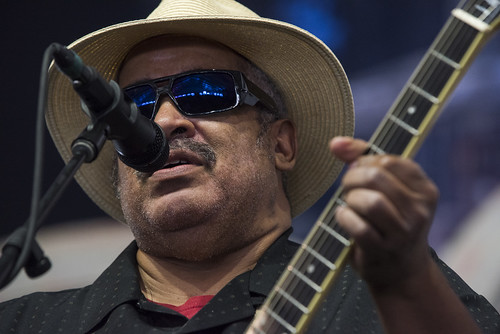 Mem Shannon at the Blues tent during Jazz Fest day 3 on April 27, 2019. Photo by Ryan Hodgson-Rigsbee RHRphoto.com