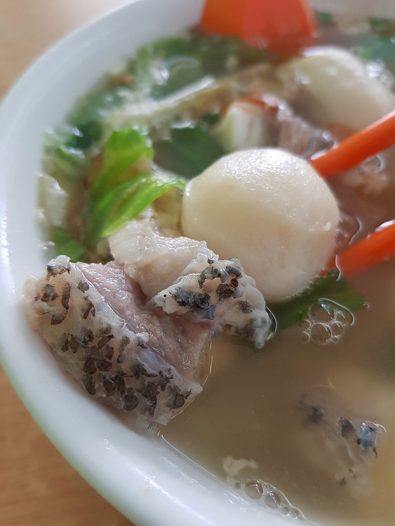 粿條汤加鱼片 Fish Keowtoew Soup rm$13 @ 潮州胜记得(吉胆)鱼丸粿條汤 Teochew Seng Kee Fishball Noodle Soup, Klang Taman Bekerley