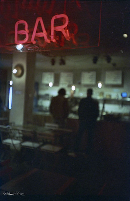 Bar - take on Edward Hopper Nighthawks - Edward Olive photographer fotografo