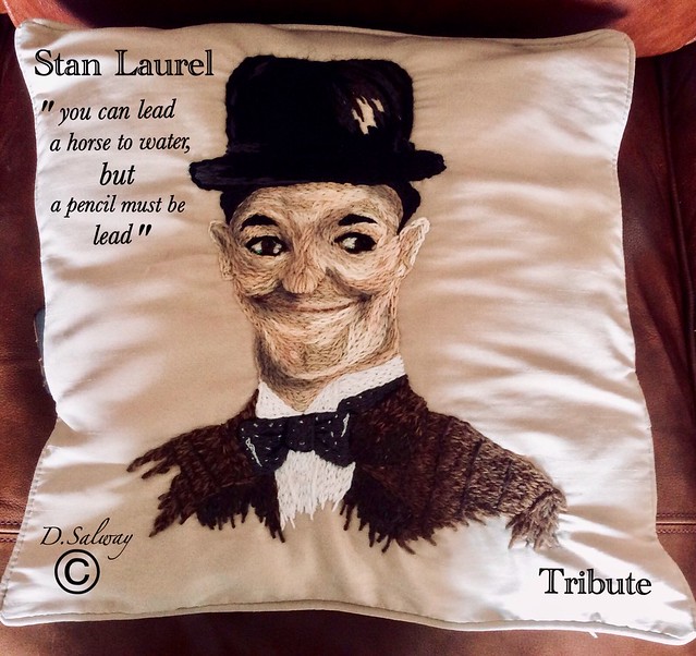 #Stan #laurel #laurelandhardy #celeb #icon #knitted #cushion
