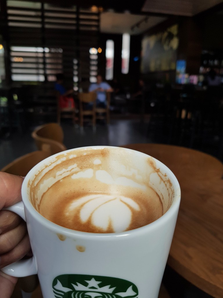 拿铁 Latte rm$13 @ Starbucks Kota Kemuning