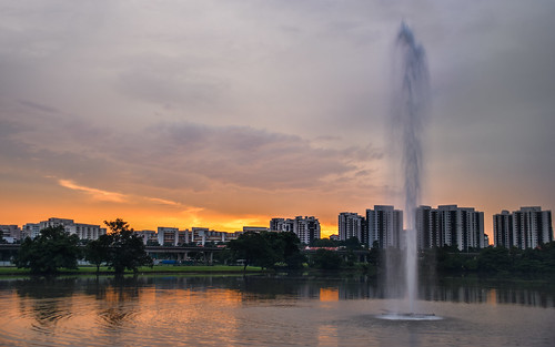 fountain juronglake lakesidegarden singapore sunrise