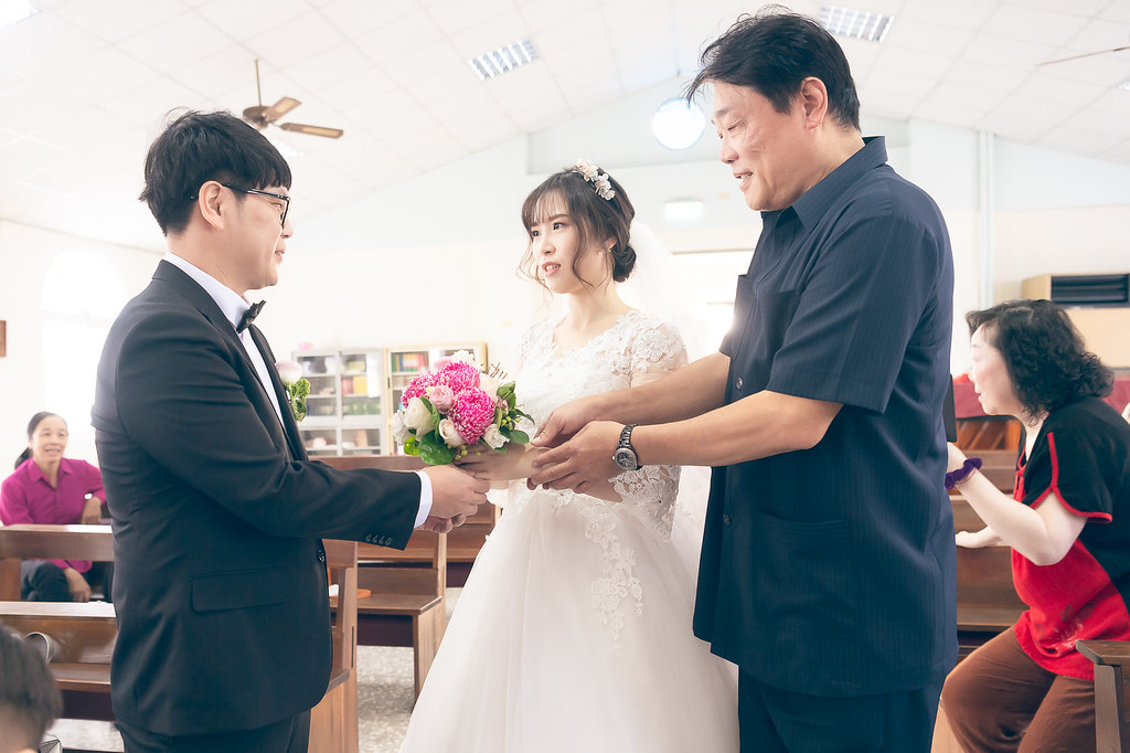 [婚禮攝影]少斌彥妤 教堂儀式午宴@成都川菜海鮮餐廳-最專業的團隊完成每場完美婚禮紀錄，拍的不只好更要快! #婚禮攝影