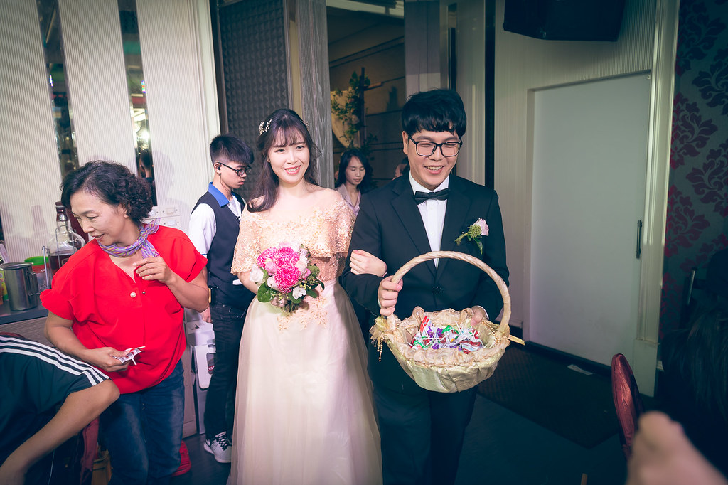 [婚禮攝影]少斌彥妤 教堂儀式午宴@成都川菜海鮮餐廳-最專業的團隊完成每場完美婚禮紀錄，拍的不只好更要快! #婚攝推薦