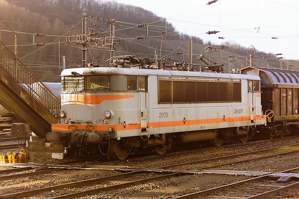 SNCF/FRENCH RAILWAYS CLASS BB 25150 25179