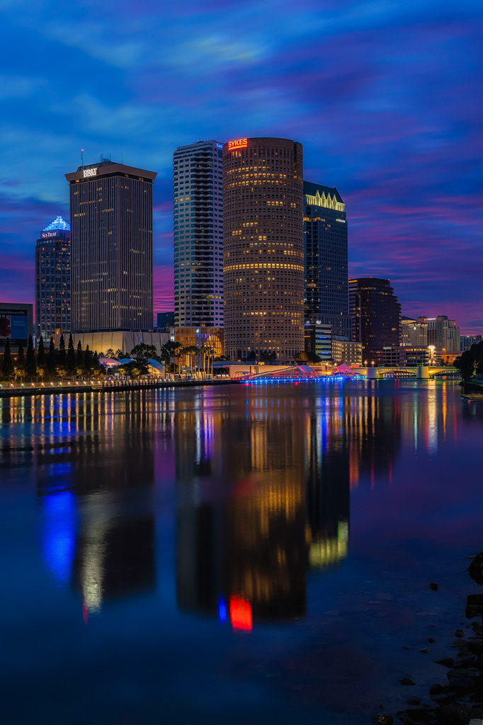 Tampa Tower Reflections Vertical | Tampa Tower Reflections V… | Flickr