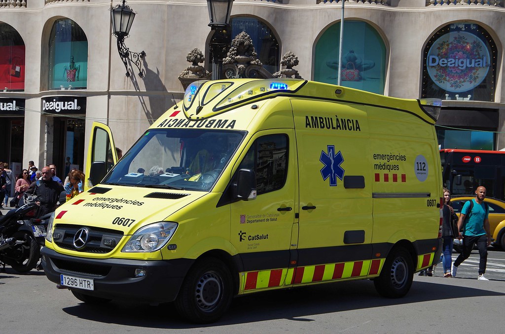 Resultado de imagen para ambulancia barcelona