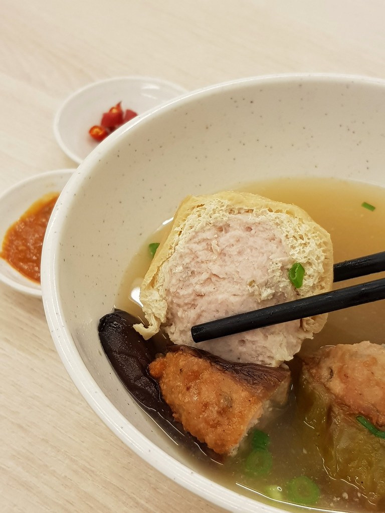 煎酿三宝 Yong Tou Fu rm$6 @ 大头文猪肉粉 Mun ji Chop Noodle Zone at Bandar Puteri Puchong