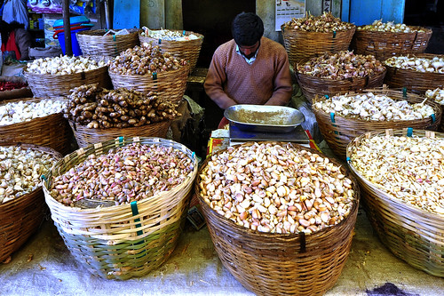 India - Tamil Nadu - Ooty - Ginger &  Garlic - 54 by Manfred Sommer - 432 Million Views, Udagamandalam (also Ootacamund and abbreviated as Udhagai and Ooty; is a town and municipality in th