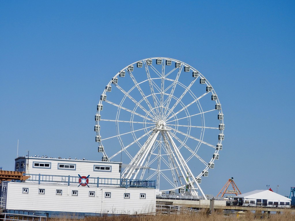 Atlantic City Ferris Wheel. Photo by howderfamily.com; (CC BY-NC-SA 2.0)
