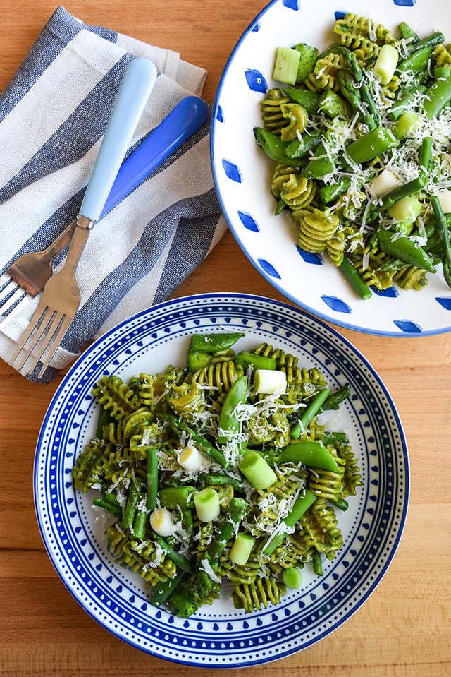 Wholemeal Pasta with Spring Greens & Fresh Spinach Pesto