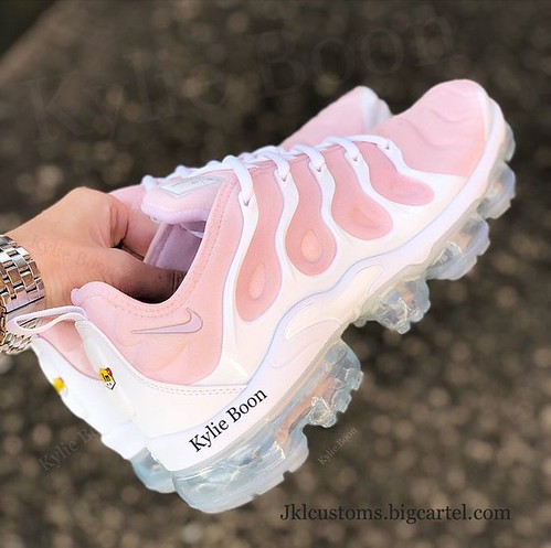 PINKY Nike Vapormax Plus | by adadufresne33220