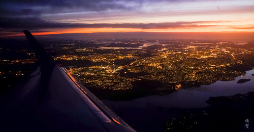 sweden 瑞典 stockholm 斯德哥尔摩 飞行 flying sunrise 日出 hässelbyvillastad aerial view