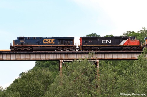 csx csxt csxq692 csxq69201 canadiannational railroad railfan railfanning femalerailfan clinchfield clinchfieldrailroad crr coppercreektrestle coppercreek csx5354 cn5672 canadiannational5672