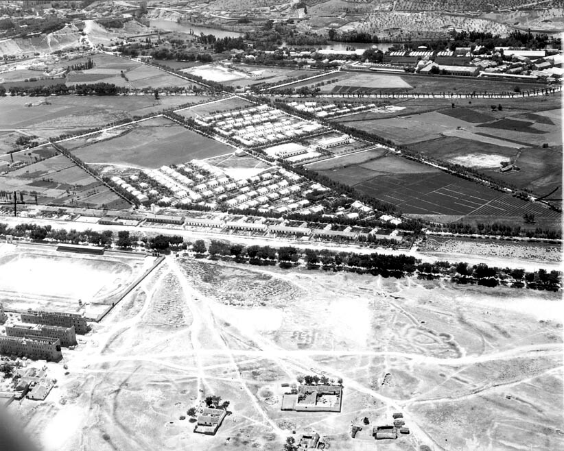Avenida de Barber, campo de Palomarejos y barrio de Corea entre 1953 y 1955. Fondo Trabajos Aéreos y Fotogramétricos, S. A. (TAF) © Arxiu Nacional de Catalunya, Generalitat de Catalunya
