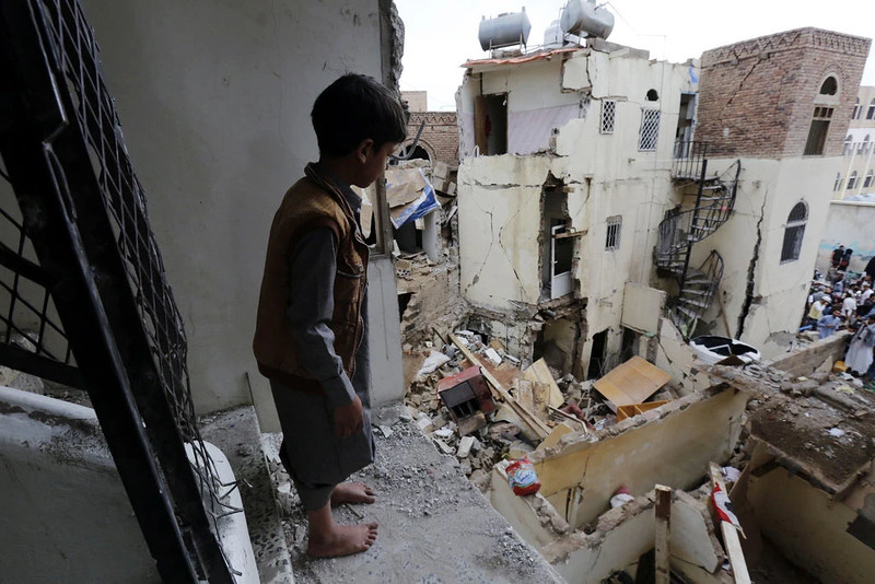 323 Child Observing Sanaa Ruins