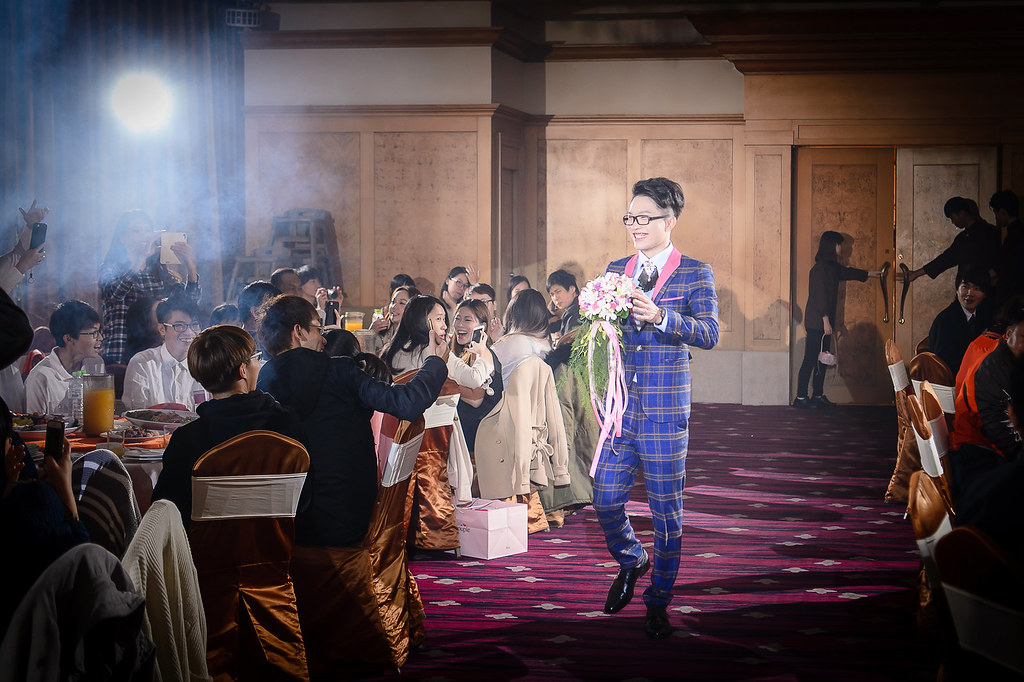 [婚禮攝影]浩瑋珮琪幸福喜宴@台中僑園麗池廳-最專業的團隊完成每場完美婚禮紀錄，拍的不只好更要快! #婚攝