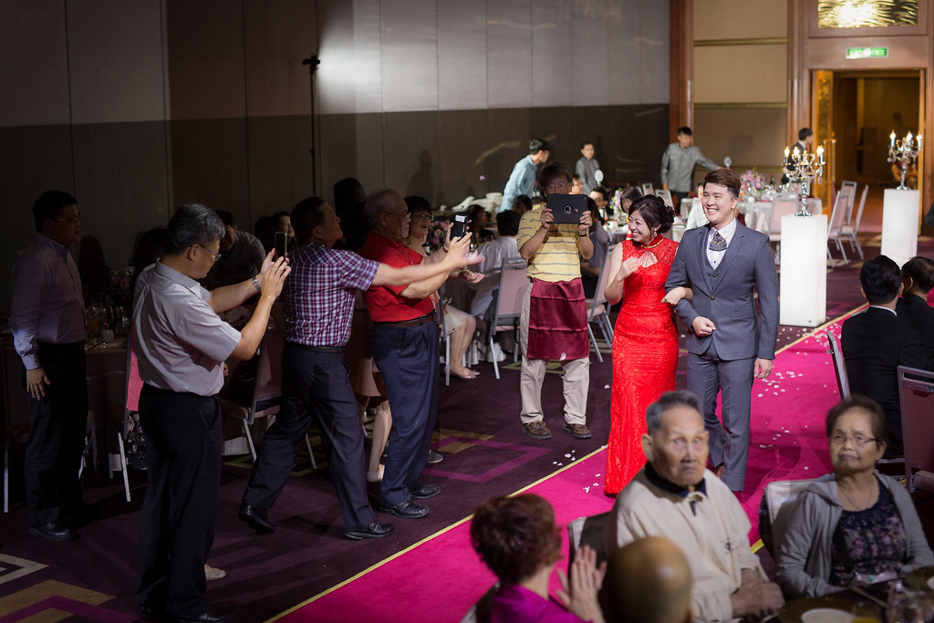 [婚禮攝影]謙旭世媛 幸福午宴@六福皇宮-最專業的團隊完成每場完美婚禮紀錄，拍的不只好更要快! #婚禮紀錄