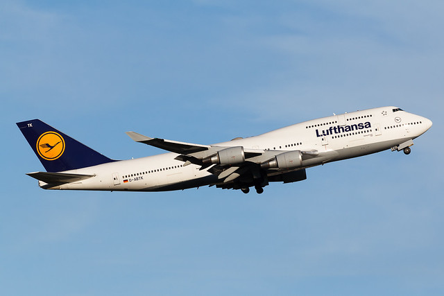 Lufthansa | D-ABTK | Boeing 747-430 | YYZ | CYYZ
