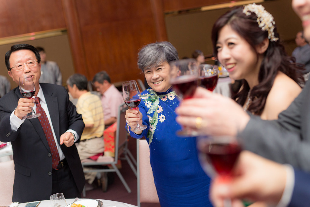 [婚禮攝影]謙旭世媛 幸福午宴@六福皇宮-最專業的團隊完成每場完美婚禮紀錄，拍的不只好更要快! #台北婚攝