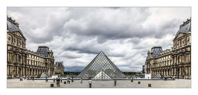 Série Pyramide du Louvre : N° 2
