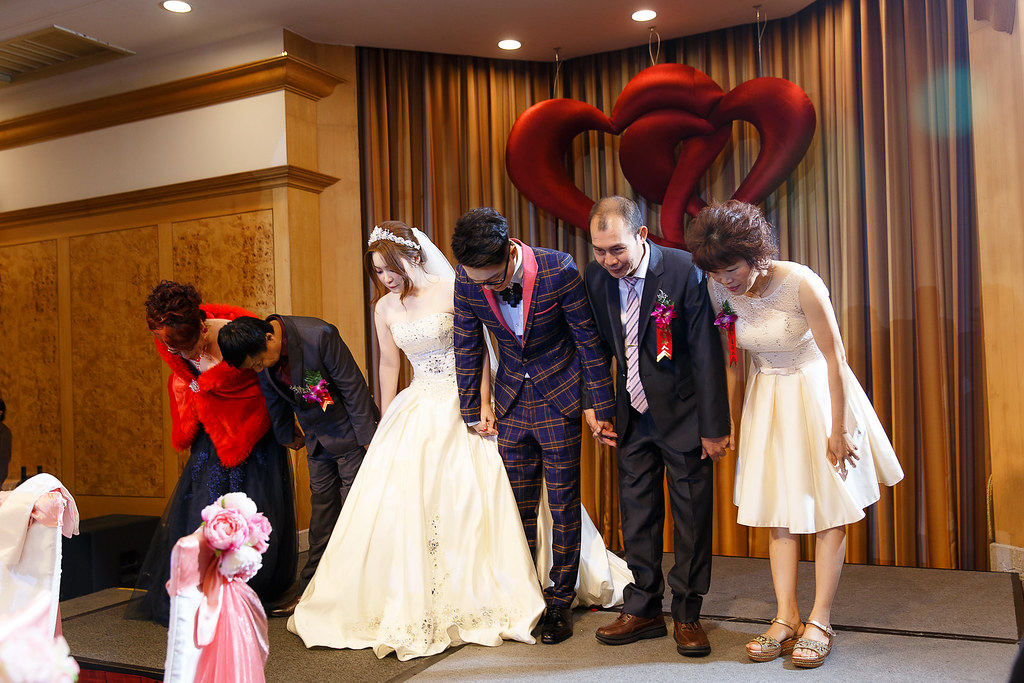 [婚禮攝影]浩瑋珮琪幸福喜宴@台中僑園麗池廳-最專業的團隊完成每場完美婚禮紀錄，拍的不只好更要快! #婚攝作品