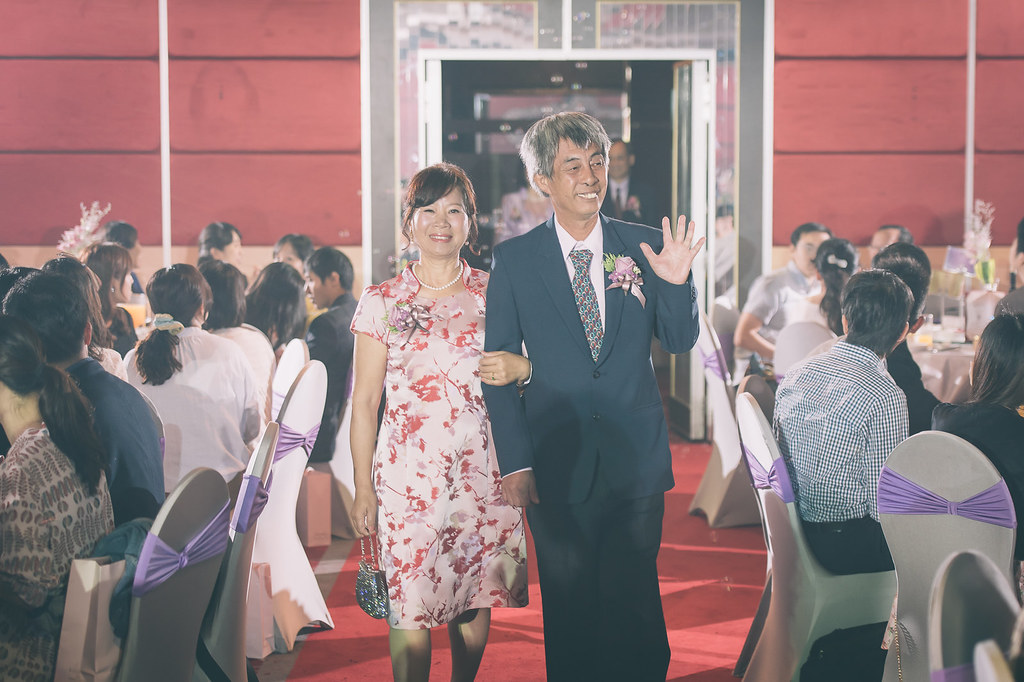 [婚禮攝影]忠毅宛臻 幸福喜宴@小巨蛋囍宴軒-最專業的團隊完成每場完美婚禮紀錄，拍的不只好更要快! #婚攝