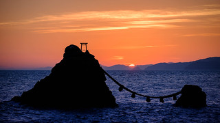 夫婦岩と日の出 / Meoto Iwa Sunrise