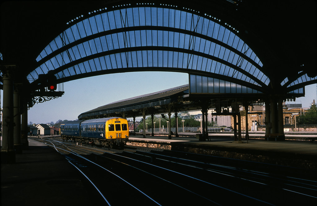 Class 101 / 111 DMU @ York, May 1978 [slide 7838] | Seen ent… | Flickr