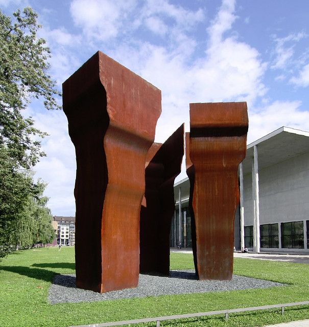 Eduardo Chillida - Buscando la Luz, 1997, Pinakothek der Moderne, München.