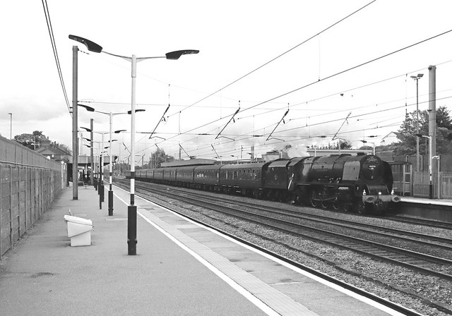 46233 HIT 1Z86 LNC-VIC Cathedrals Express 18-9-17 (bw)