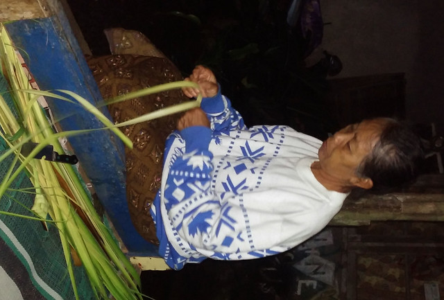 Making Balinese Hindu Offerings