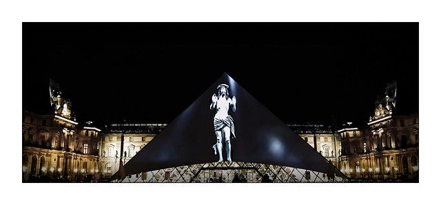 Série Pyramide du Louvre : N° 9