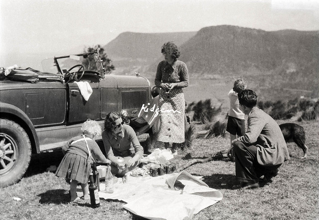Picnic with Frank Hallmann and family, on the coast south of Sydney, 1935