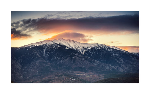 montagnes sunrise canigou neige snow landscape pic sky ciel color plaine vallée catalan mountain nikon