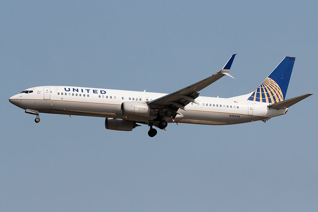 United Airlines | N38454 | Boeing 737-924/ER | YYZ | CYYZ