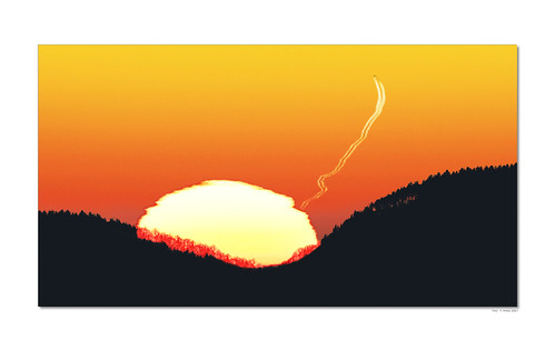 sonnenaufgang weststeiermark steiermark österreich austria autriche styria sunrise baumäste äste kondensstreifen morgenrot nikkor200500mm twop yourbestoftoday sky landscape