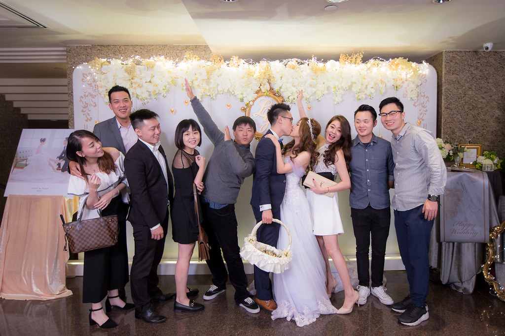 [婚禮攝影]昱勳娸汝 迎娶晚宴@台北遠企飯店-最專業的團隊完成每場完美婚禮紀錄，拍的不只好更要快! #婚攝作品