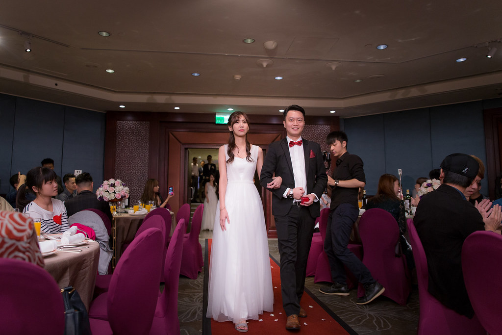 [婚禮攝影]昱勳娸汝 迎娶晚宴@台北遠企飯店-最專業的團隊完成每場完美婚禮紀錄，拍的不只好更要快! #婚攝推薦